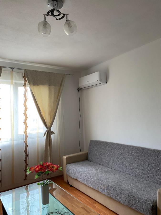Apartament Ally'S Apartment Orsova Bagian luar foto