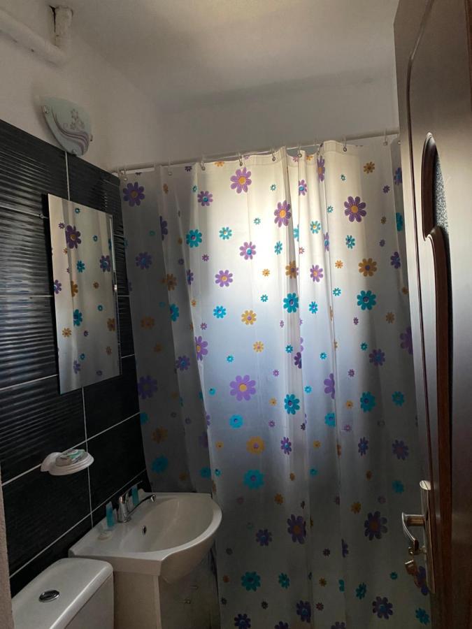 Apartament Ally'S Apartment Orsova Bagian luar foto