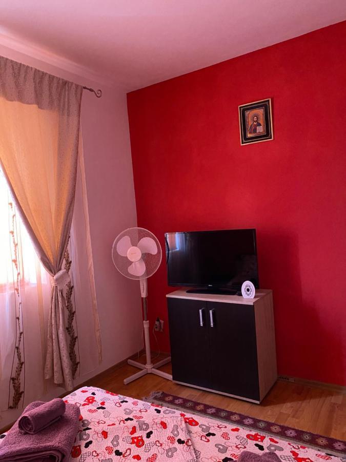 Apartament Ally'S Apartment Orsova Bagian luar foto